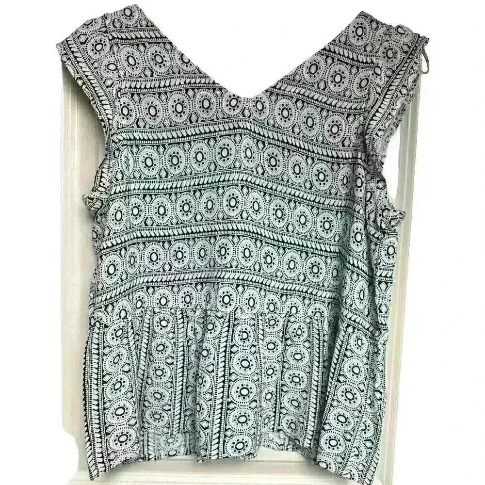 Ann Taylor LOFT Petite Small Flutter Peplum Top Cap Sleeves Size Nice! - Picture 5 of 9